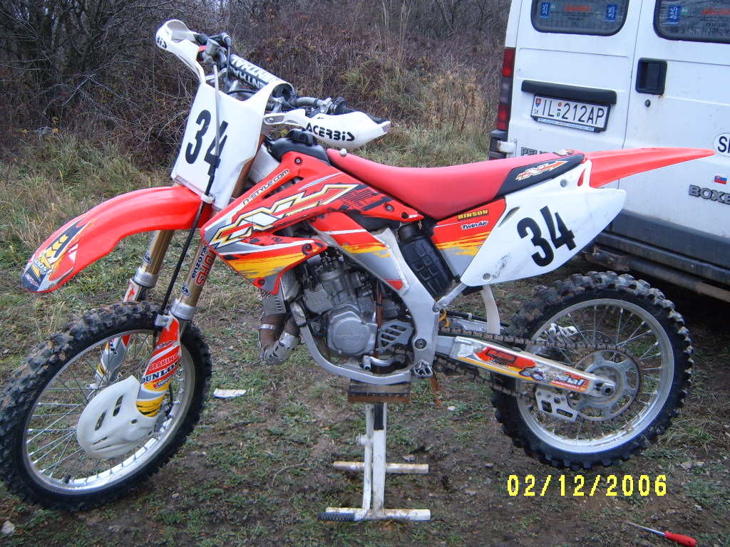 S3700317.JPG