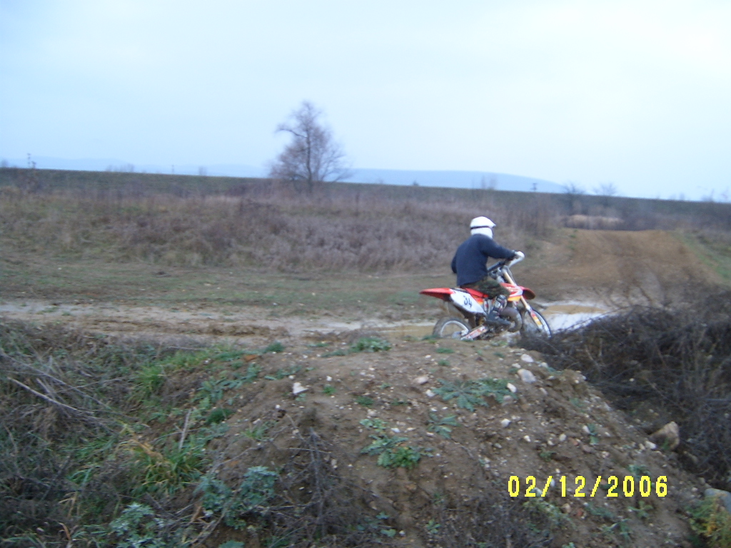 S3700318.JPG