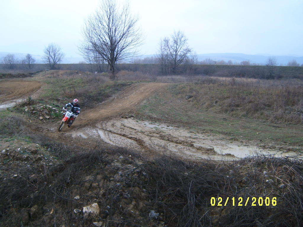 S3700347.JPG