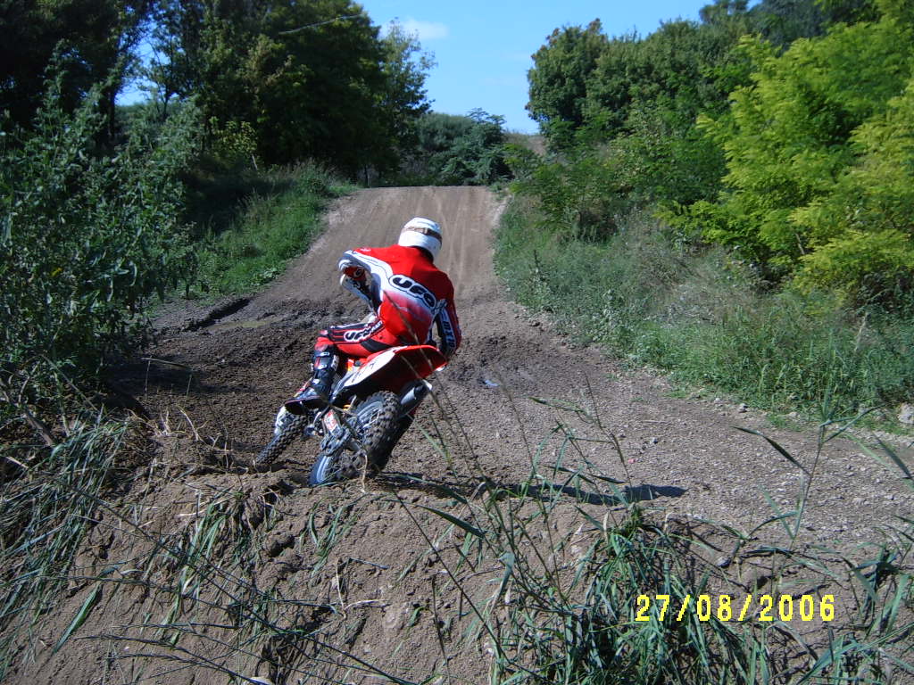 S3700150.JPG