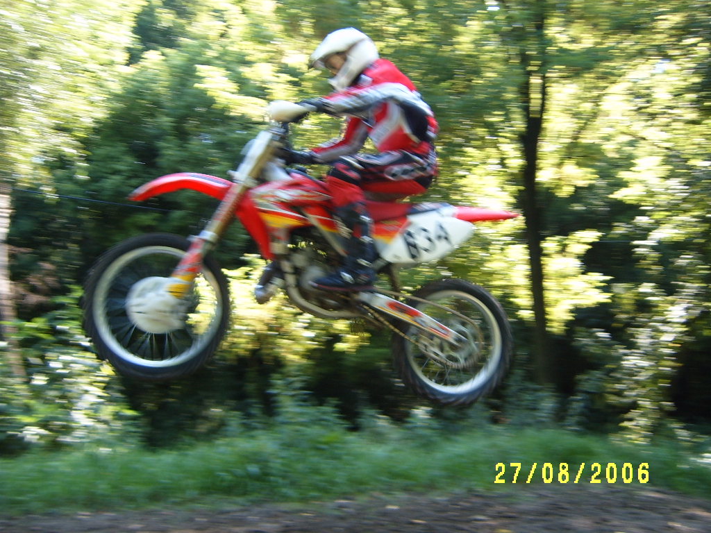 S3700157.JPG