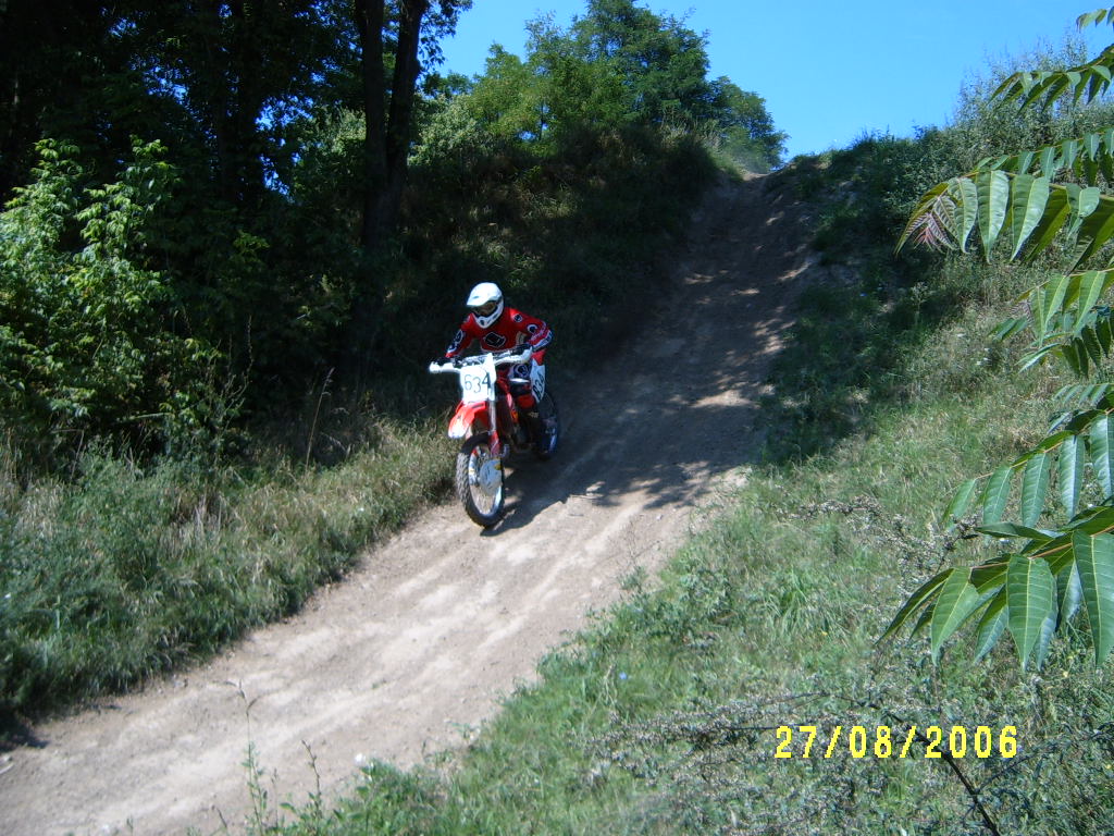 S3700173.JPG
