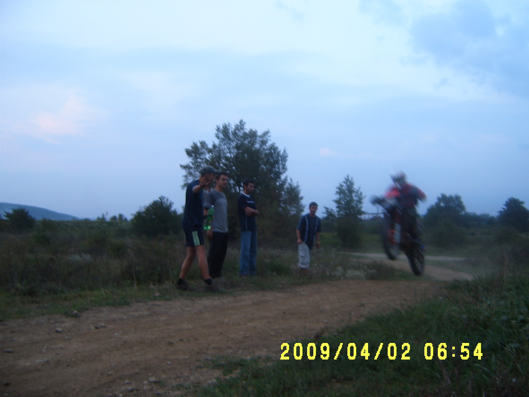S3700190.JPG