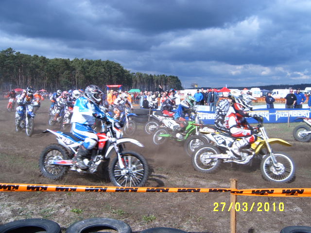 S3700229.JPG