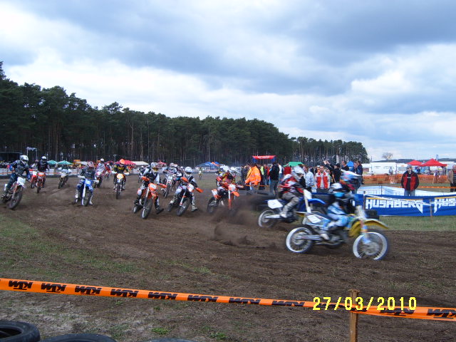 S3700231.JPG