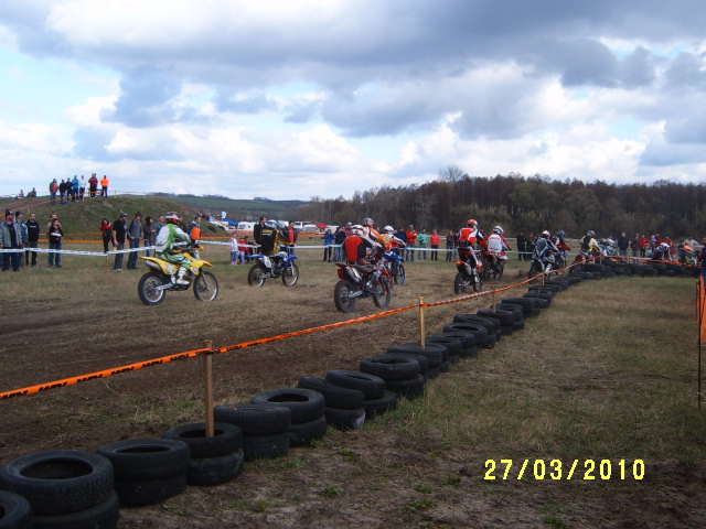 S3700232.JPG