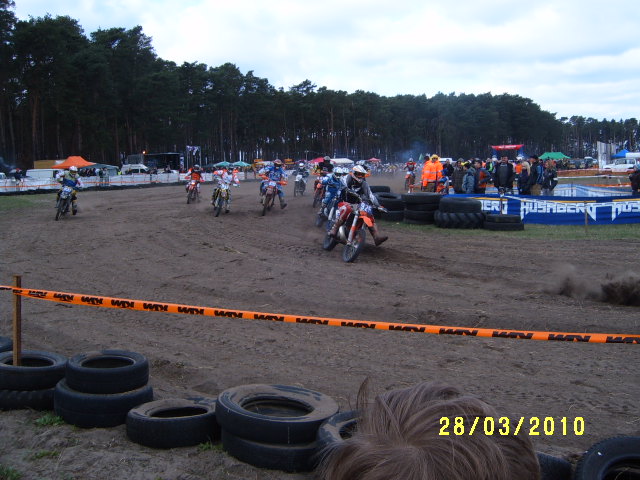 S3700242.JPG