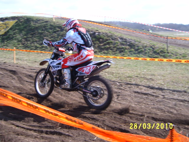 S3700247.JPG