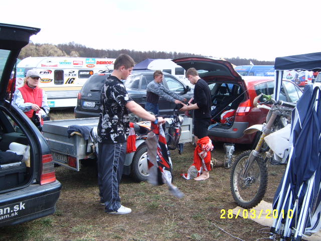 S3700253.JPG