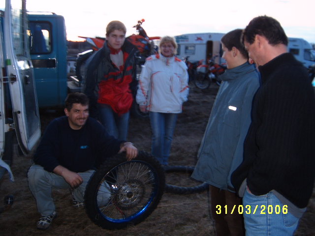 S3700202.JPG