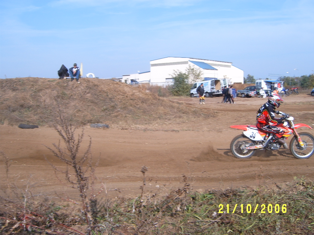 S3700232.JPG