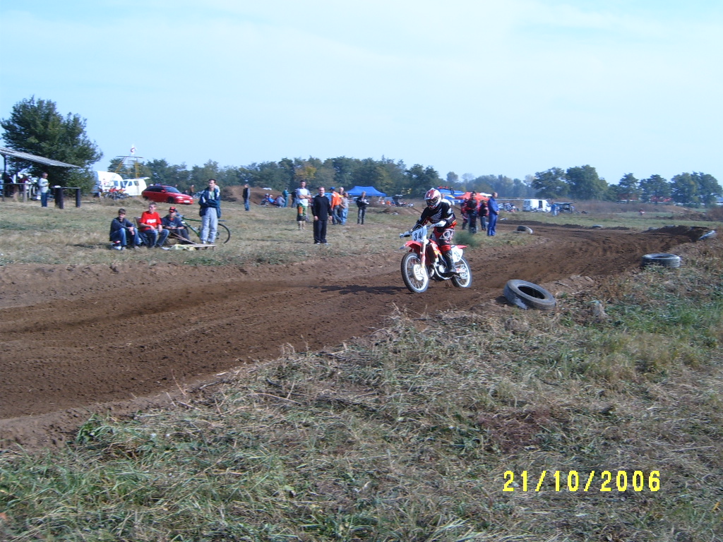 S3700235.JPG