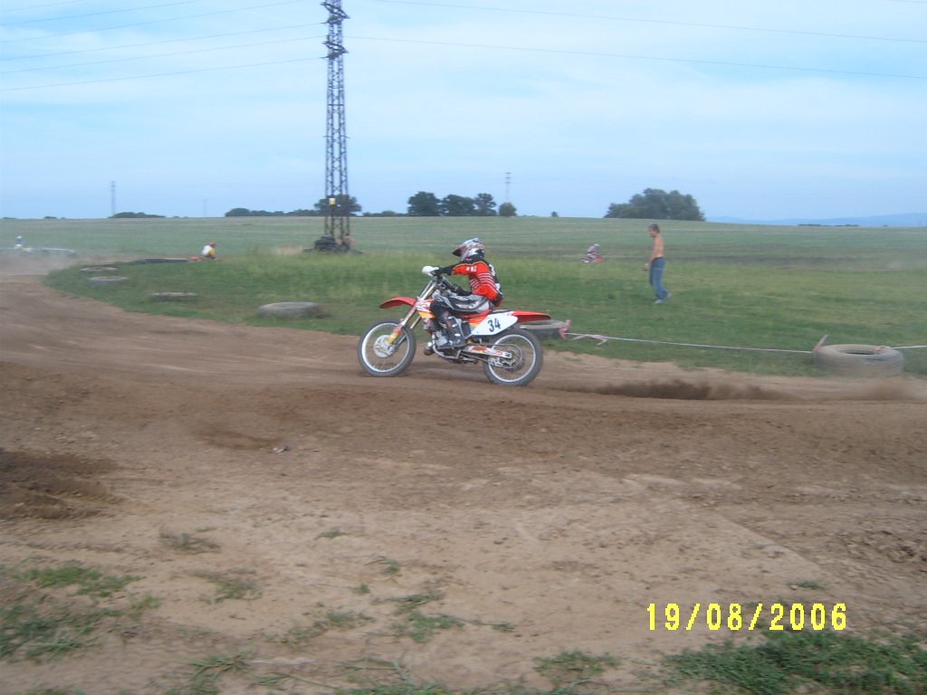 S3700117.JPG