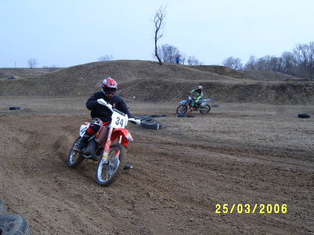 S3700195.JPG